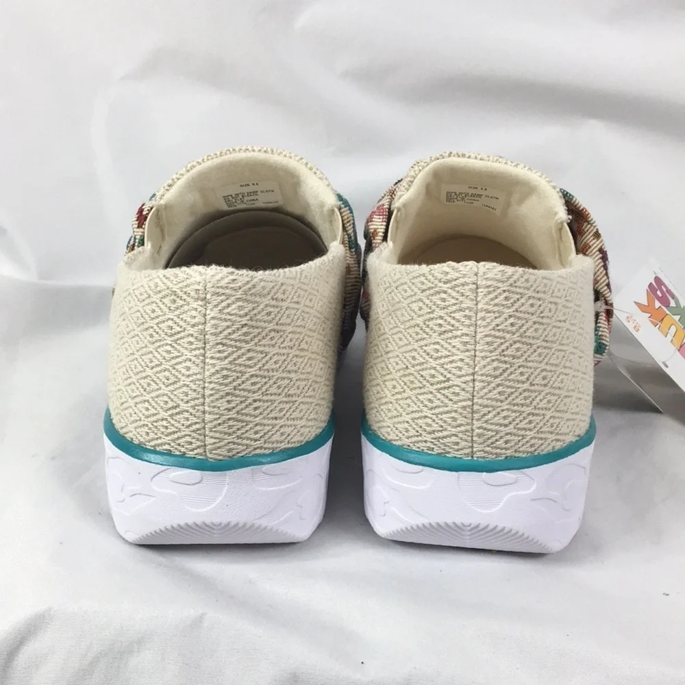 Muk Luks Women’s Boardwalk Stroll Taupe Sneaker Loafer Size 8.5 NEW With Tags